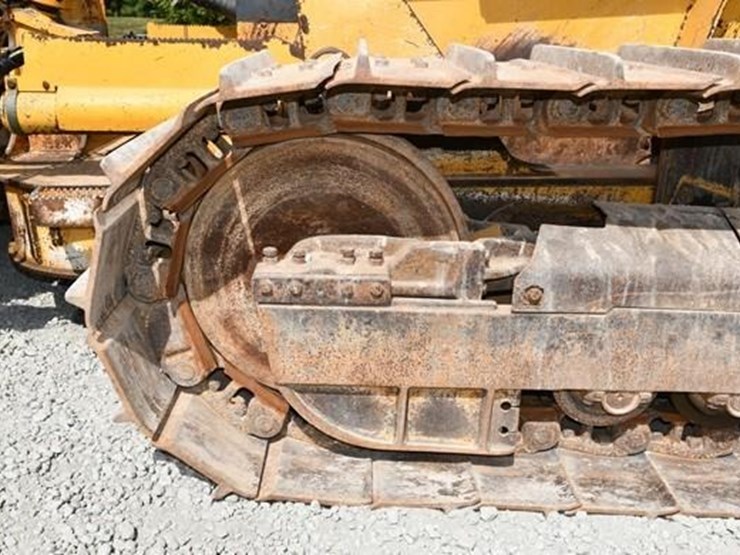 2008-deere-700j-xlt-image-15