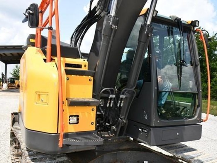 2021-volvo-ecr145el-image-34