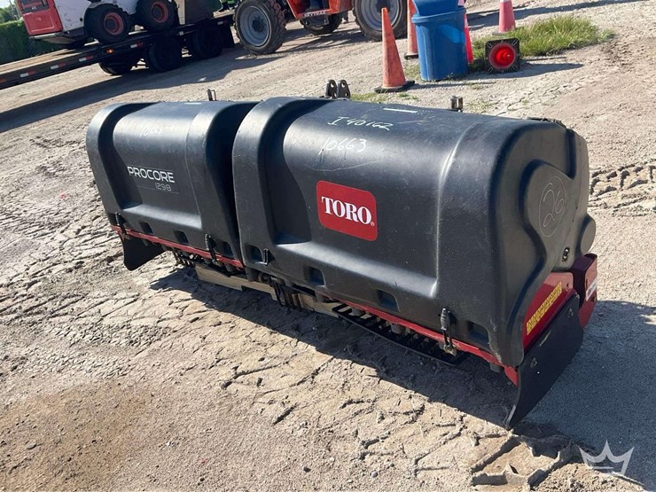 toro-porcore-1298-09716-turf-aerator-image-1