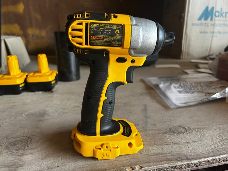 #39134-•-dewalt-cordless-hammer-drill/driver-kit-image-1