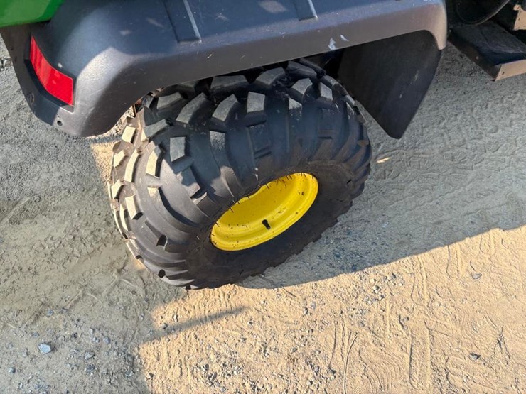 john-deere-gator-image-11