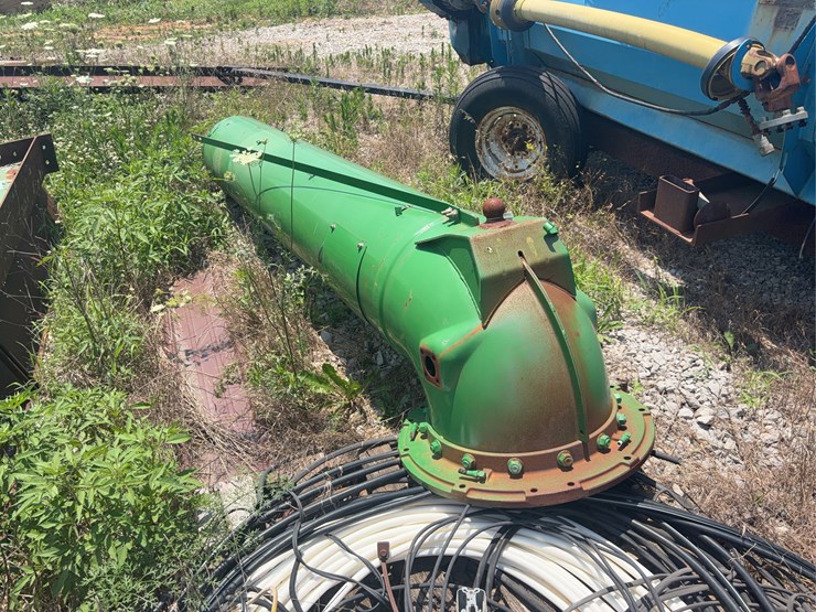 high-capacity-unload-auger-elbow-image-5