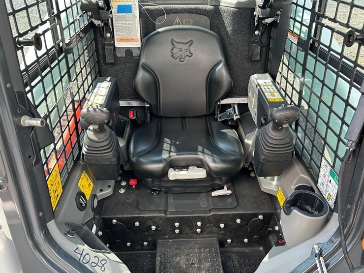 2024-bobcat-s650v2-skid-steer-loader-image-19