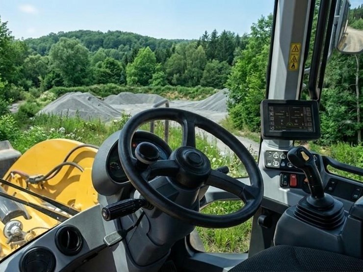 2020-caterpillar-938m-image-17