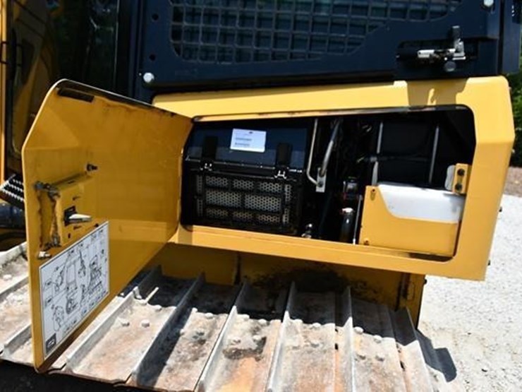 2016-caterpillar-d5k2-lgp-image-8