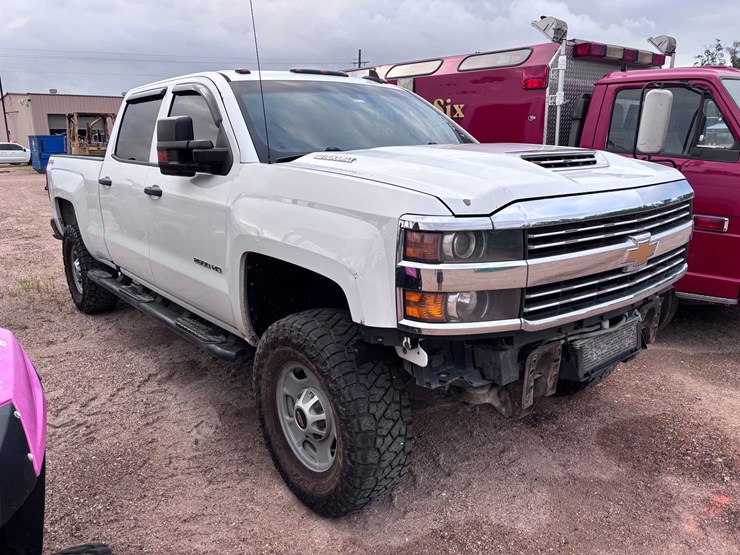 2018-chevrolet-silverado-2500-image-1
