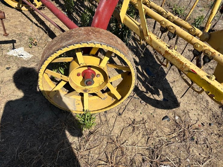 new-holland-256-image-5