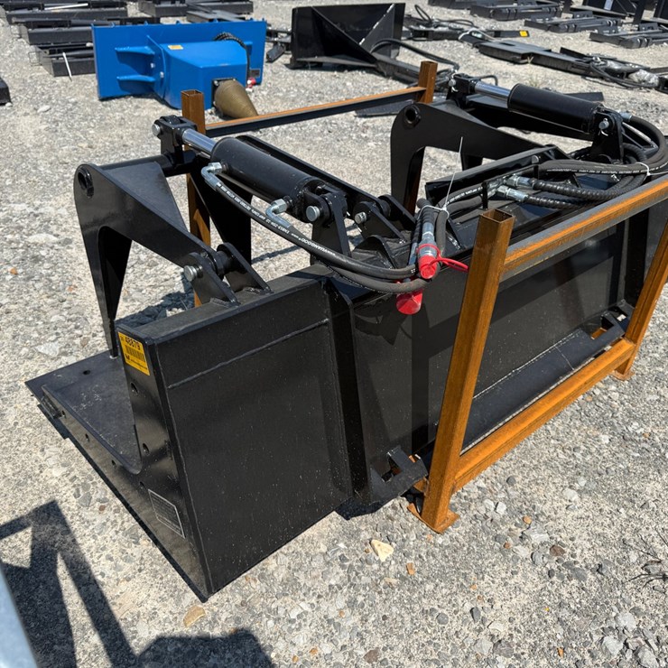 #2064 • Unused PG772 Skid Steer Plate Grabber CPBZMQ2604070 INV#48879