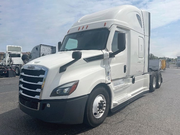 2022-freightliner-cascadia-126-image-1