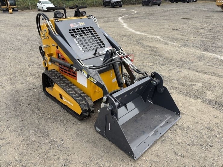 2026-machpro-mp-s380-mini-compact-track-loader-image-3