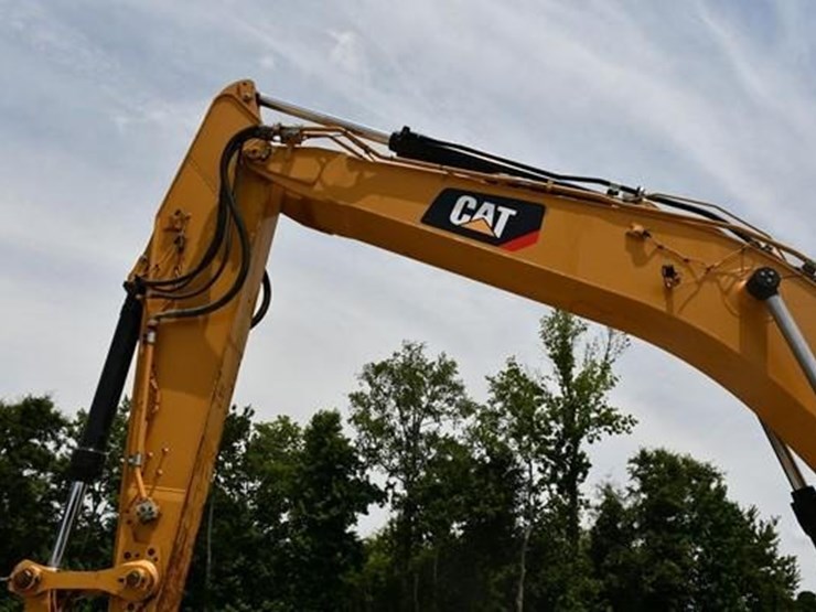2019-caterpillar-336-image-5