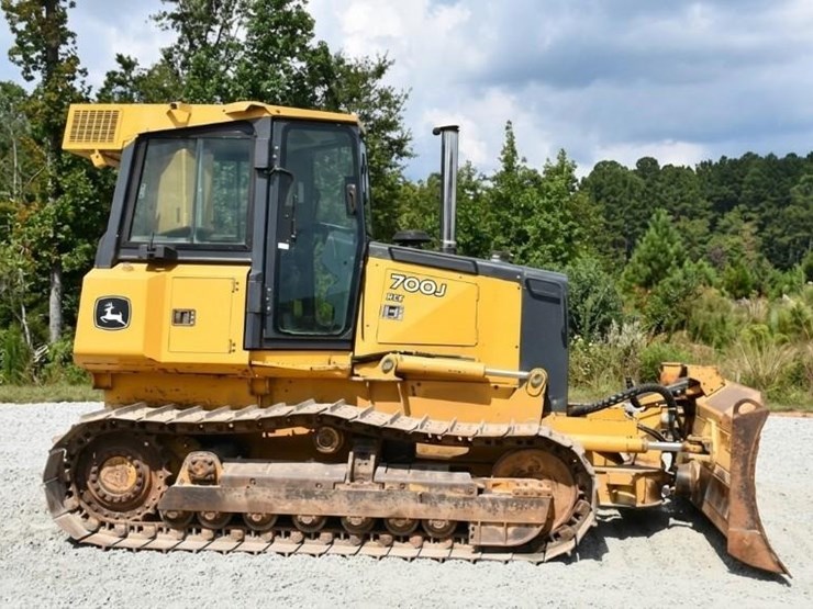 2008-deere-700j-xlt-image-33