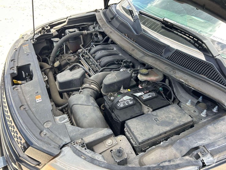 2013-ford-explorer-image-8