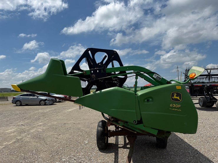john-deere-630f-image-14
