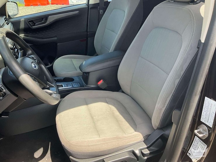 2020-ford-escape-image-21