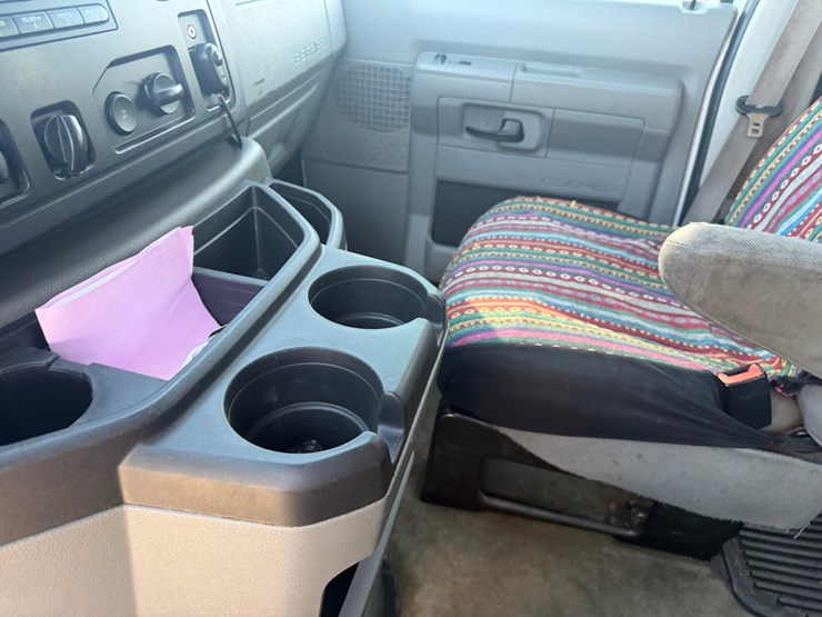 2013-ford-e350-image-80