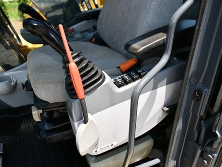 2019-deere-160g-lc-image-25
