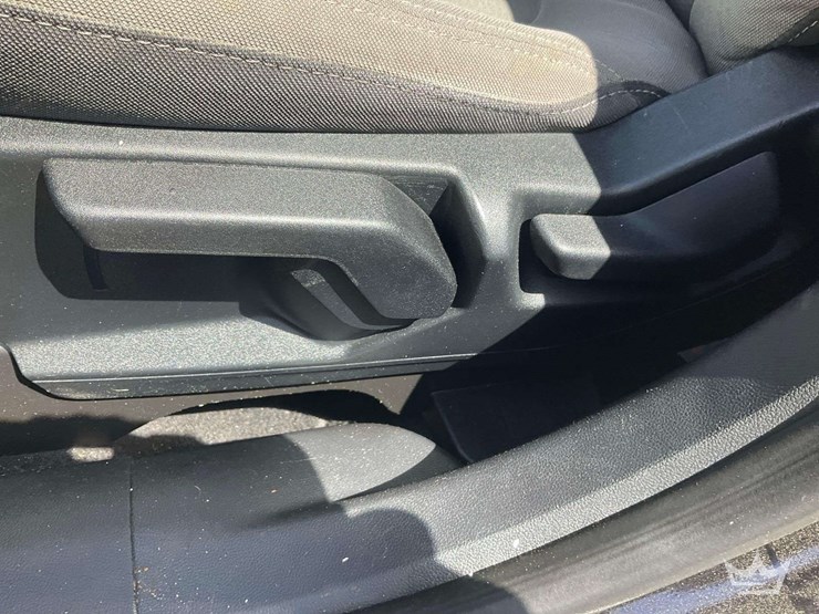 2020-ford-escape-image-11