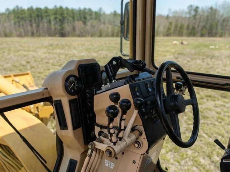 2002-caterpillar-140h-image-18