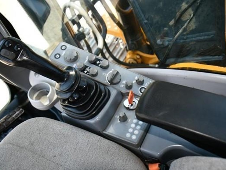 2019-deere-160g-lc-image-26