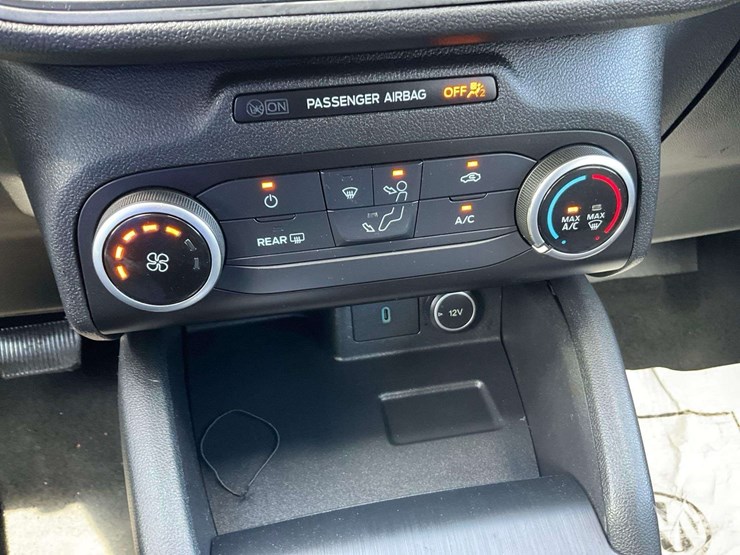 2020-ford-escape-image-16