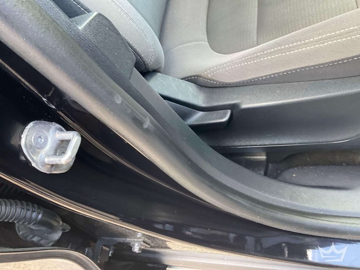 2020-ford-escape-image-28