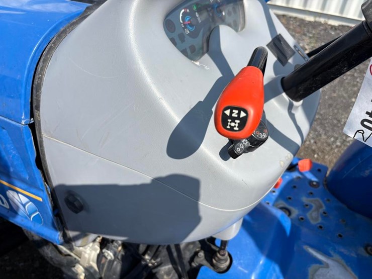 new-holland-110tl-image-23