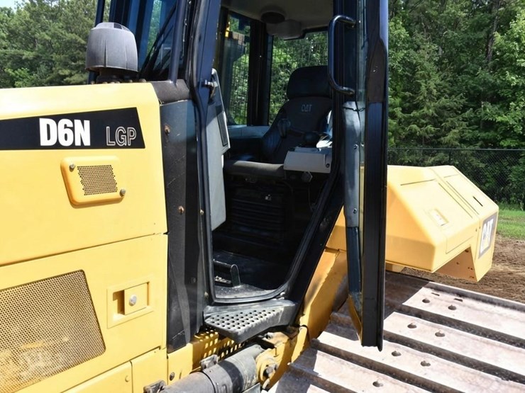 2019-caterpillar-d6n-lgp-image-13