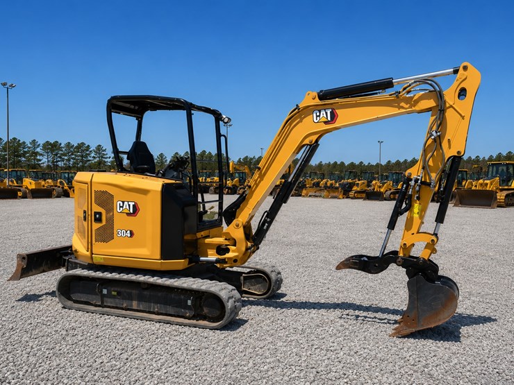 2022-caterpillar-304-image-2