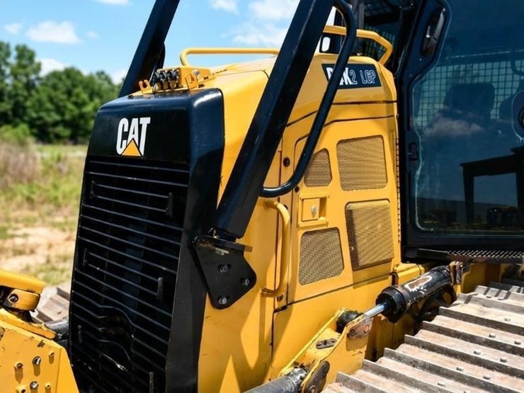 2016-caterpillar-d5k2-lgp-image-4
