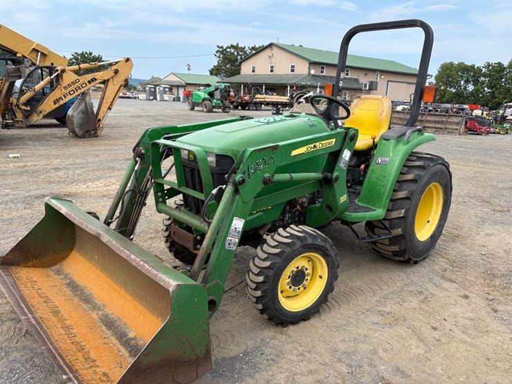 john-deere-3038e-image-9