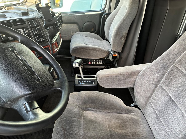 #2425-•-2001-volvo-d12-image-4
