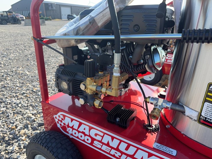 #47177-•-unused-magnum-4000-hot-water-pressure-washer-262575-inv#47177-image-9