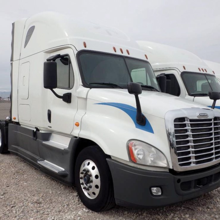 2016 FREIGHTLINER CASCADIA 125