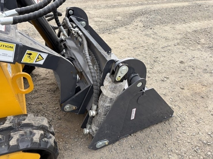 2026-machpro-mp-s380-mini-compact-track-loader-image-16