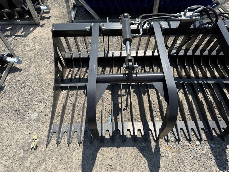 #2080-•-unused-jct-84"-skid-steer-rock-grapple-bucket-inv#49891-image-12