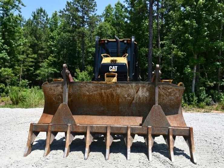 2016-caterpillar-d5k2-lgp-image-2