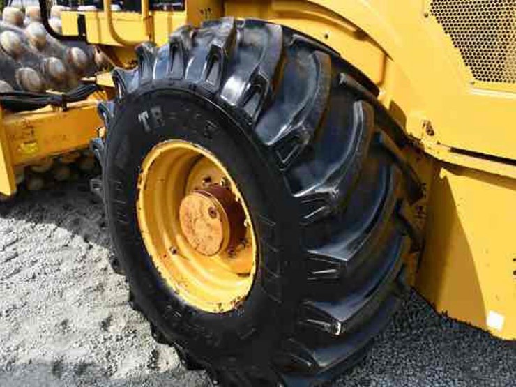 2008-caterpillar-cp56-image-4