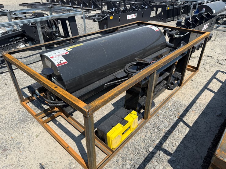#2071-•-unused-mower-king-ssab72-skid-steer-angle-broom-ssab7226052302h-inv#51833-image-2