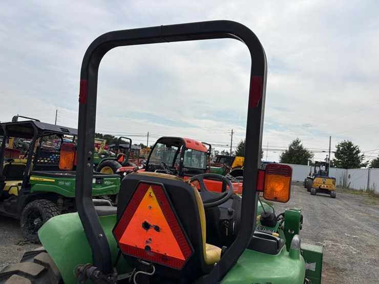 john-deere-3038e-image-1