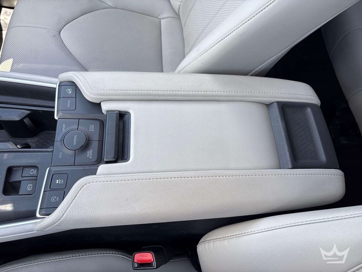 2024-toyota-highlander-image-19