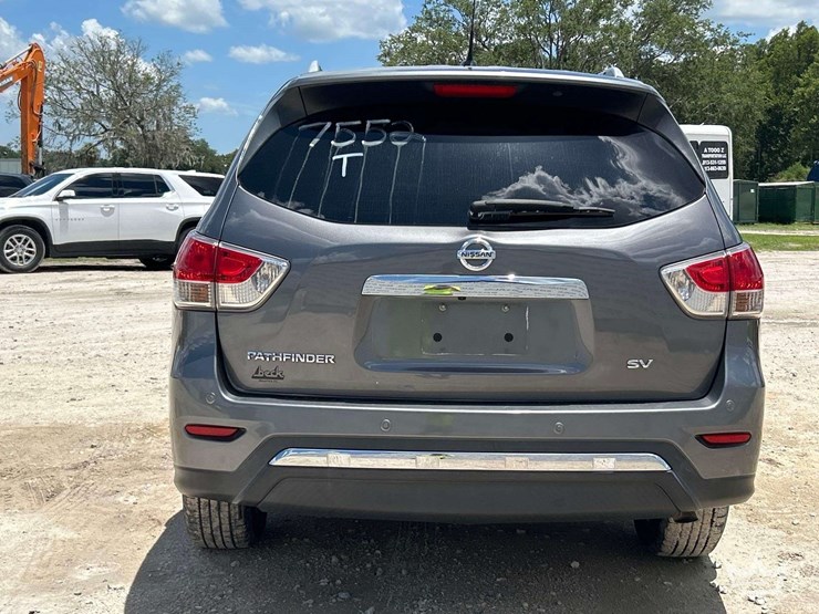 2016-nissan-pathfinder-image-22