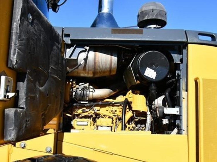 2017-deere-644k-image-19