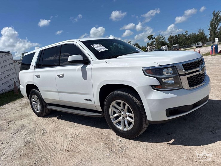 2019-chevrolet-tahoe-image-2