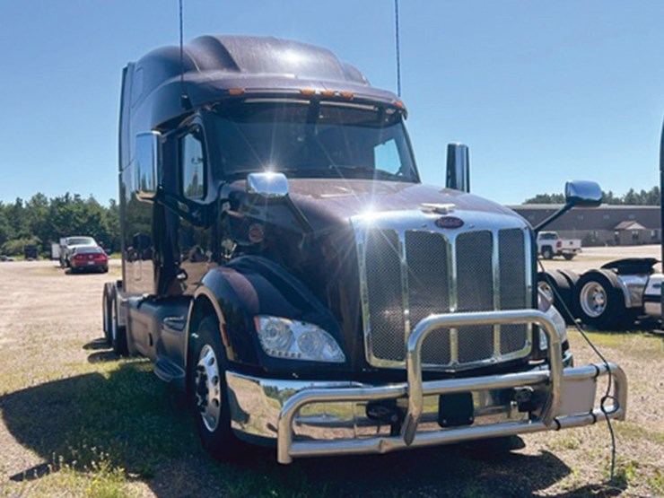 2019-peterbilt-579-image-3