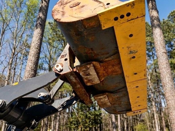 2017-deere-644k-image-37