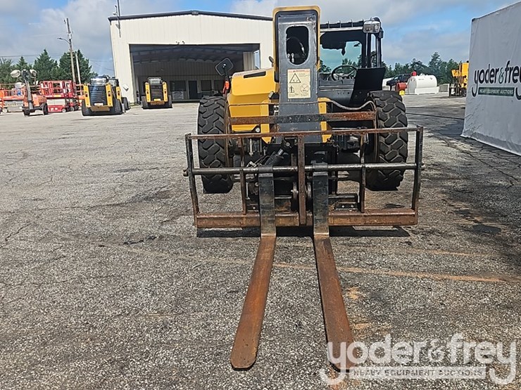 2015-caterpillar-tl943c-image-13