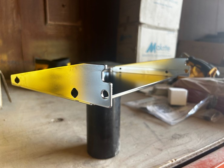 #39132-•-dewalt-folding-table-image-3