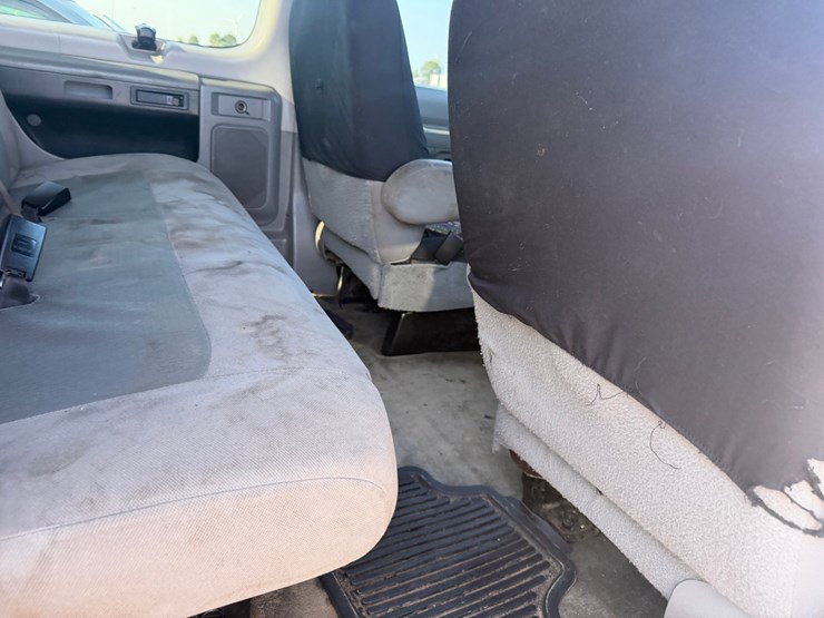 2013-ford-e350-image-75