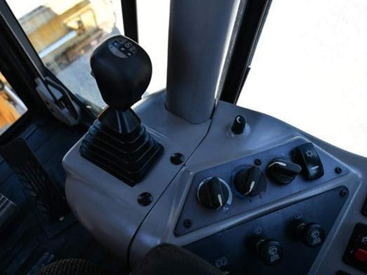 2008-volvo-g940-image-21